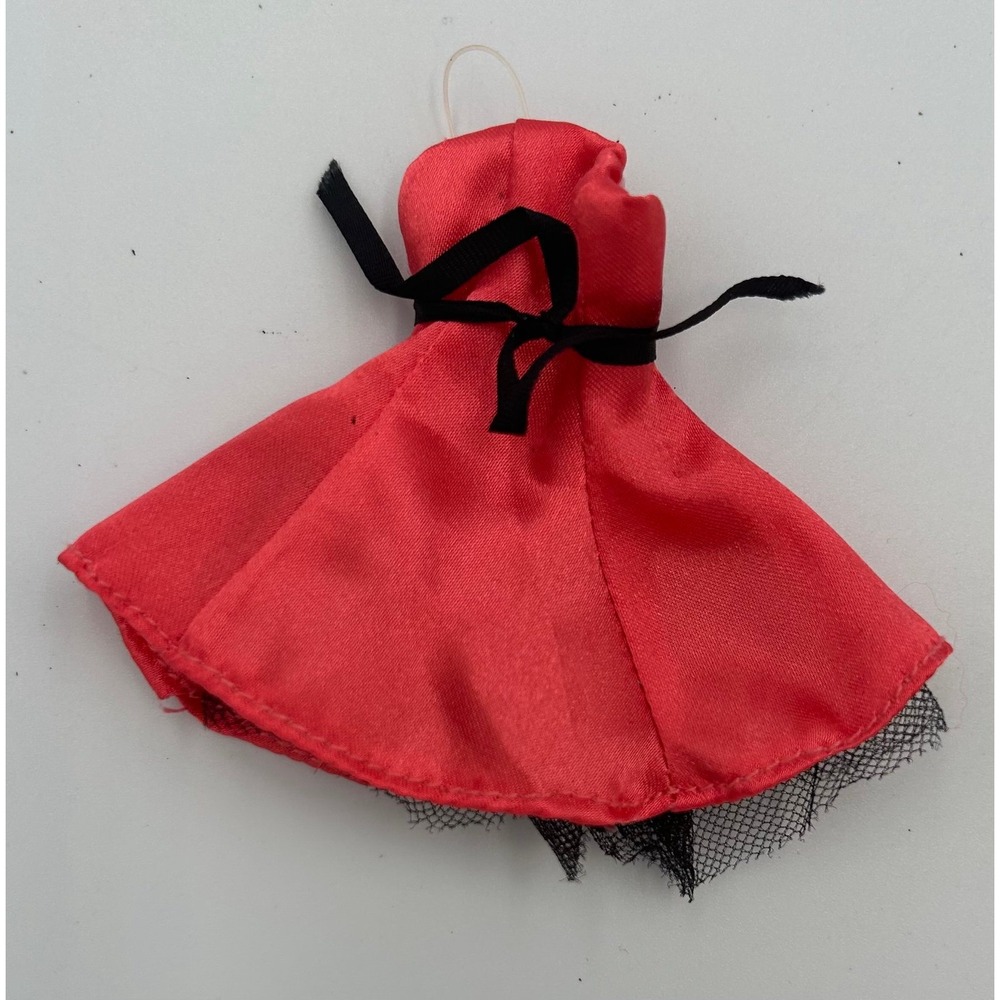 Bratz Head Gamez Fashion Pack coral dress